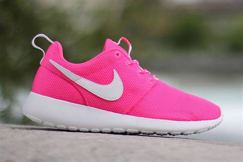 nike roshe run damen weiß pink